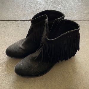 Back fringe boots - size 6.5